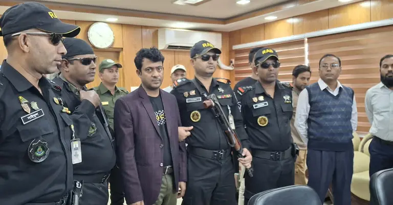 গ্রেপ্তারকৃত আলমগীর